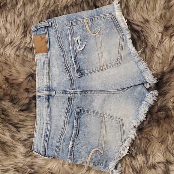 American Eagle Hi-Rise Distressed Shorts - Picture 5 of 5